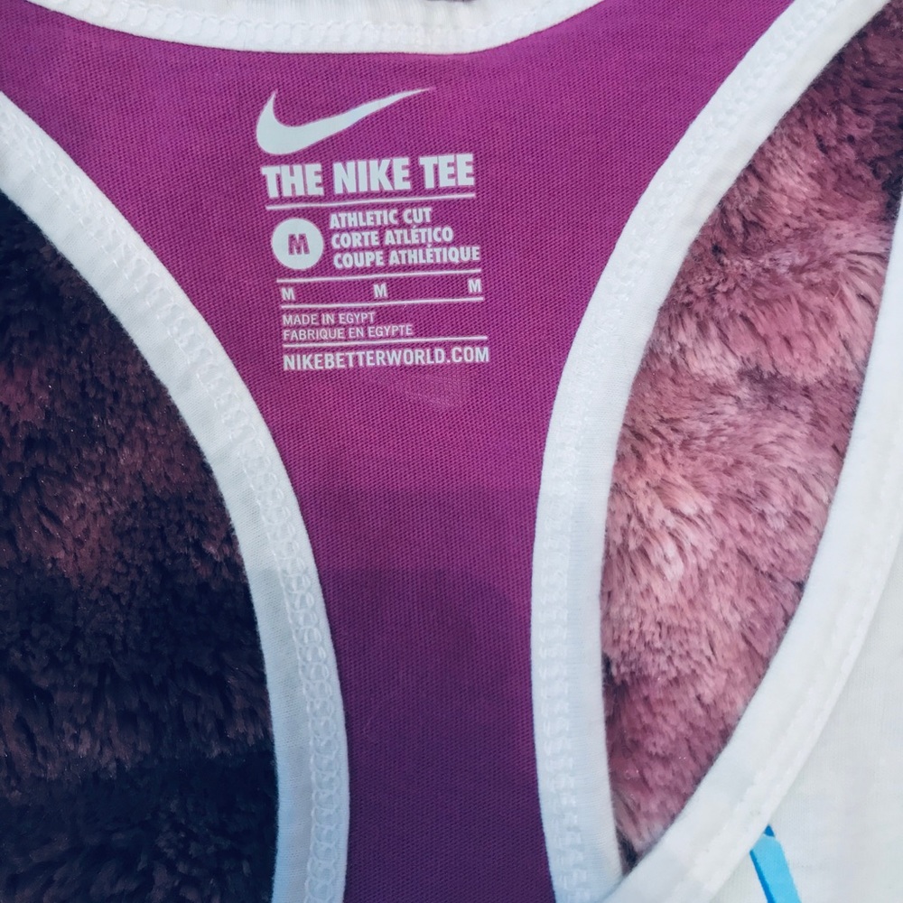 Nike Racerback workout tank - Picture 3 of 3